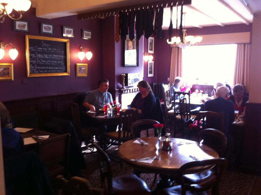 ווינצ'סטר The Cricketers Inn מראה חיצוני תמונה