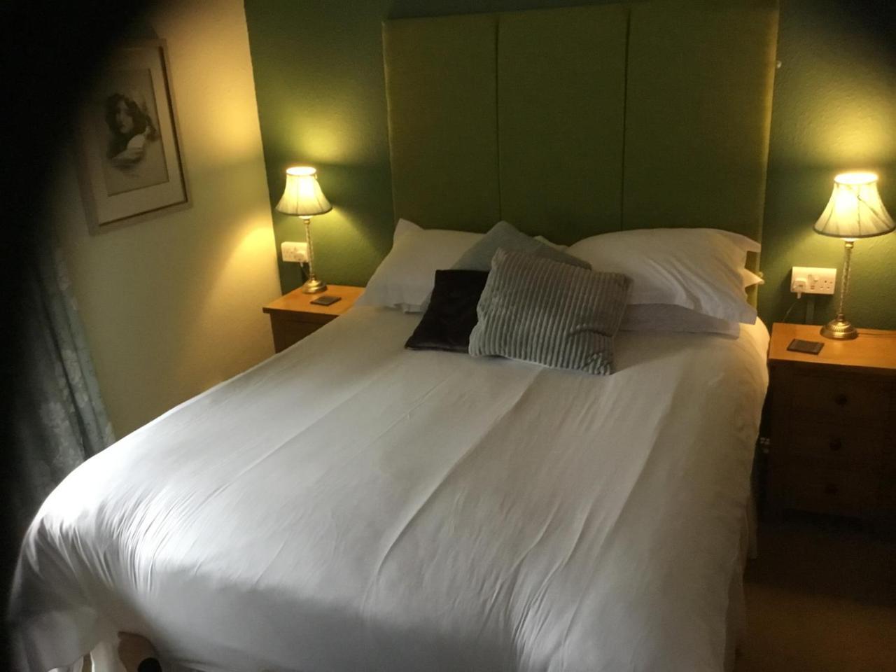 ווינצ'סטר The Cricketers Inn מראה חיצוני תמונה